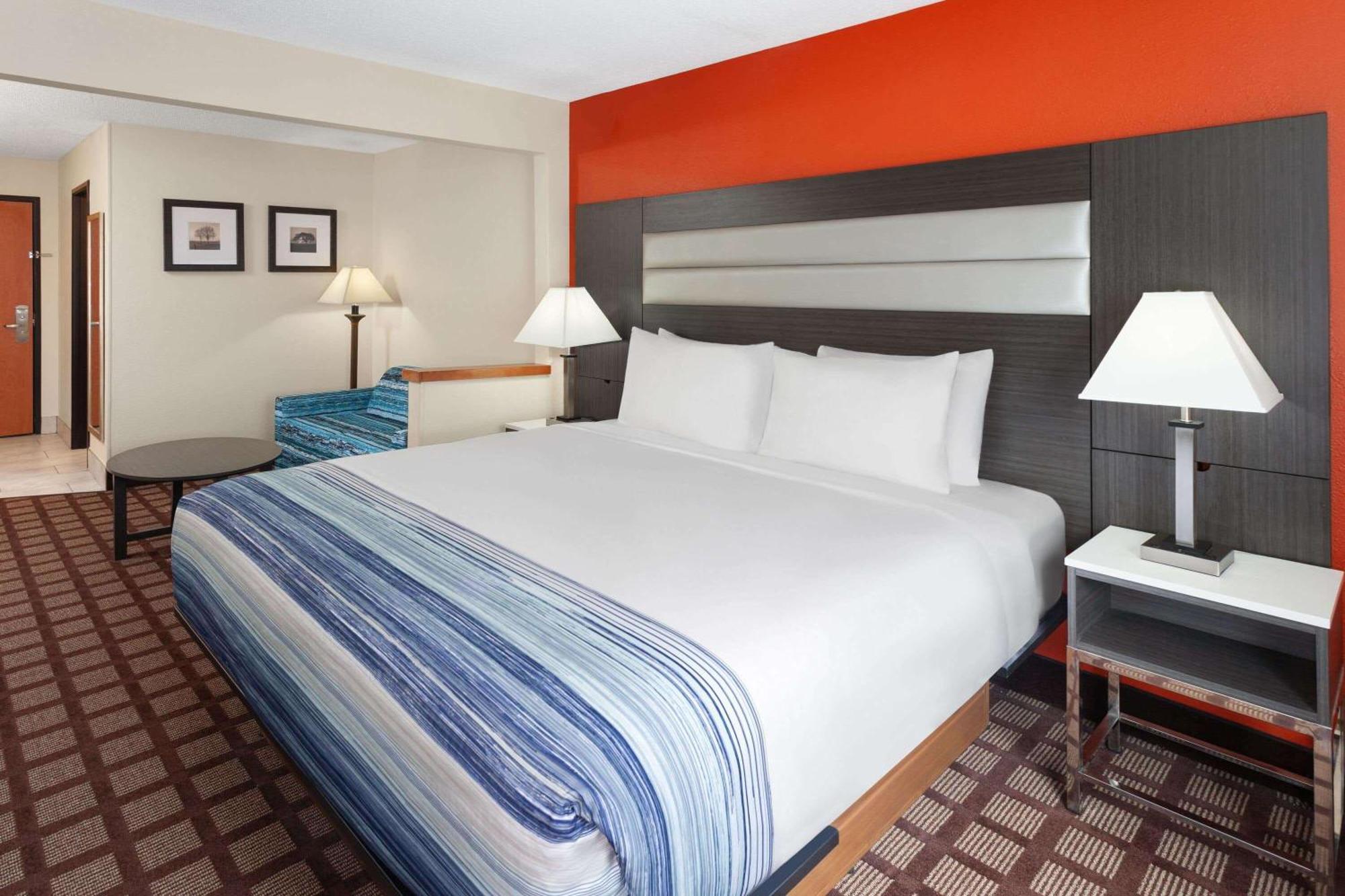 Americinn By Wyndham Hudson Bagian luar foto