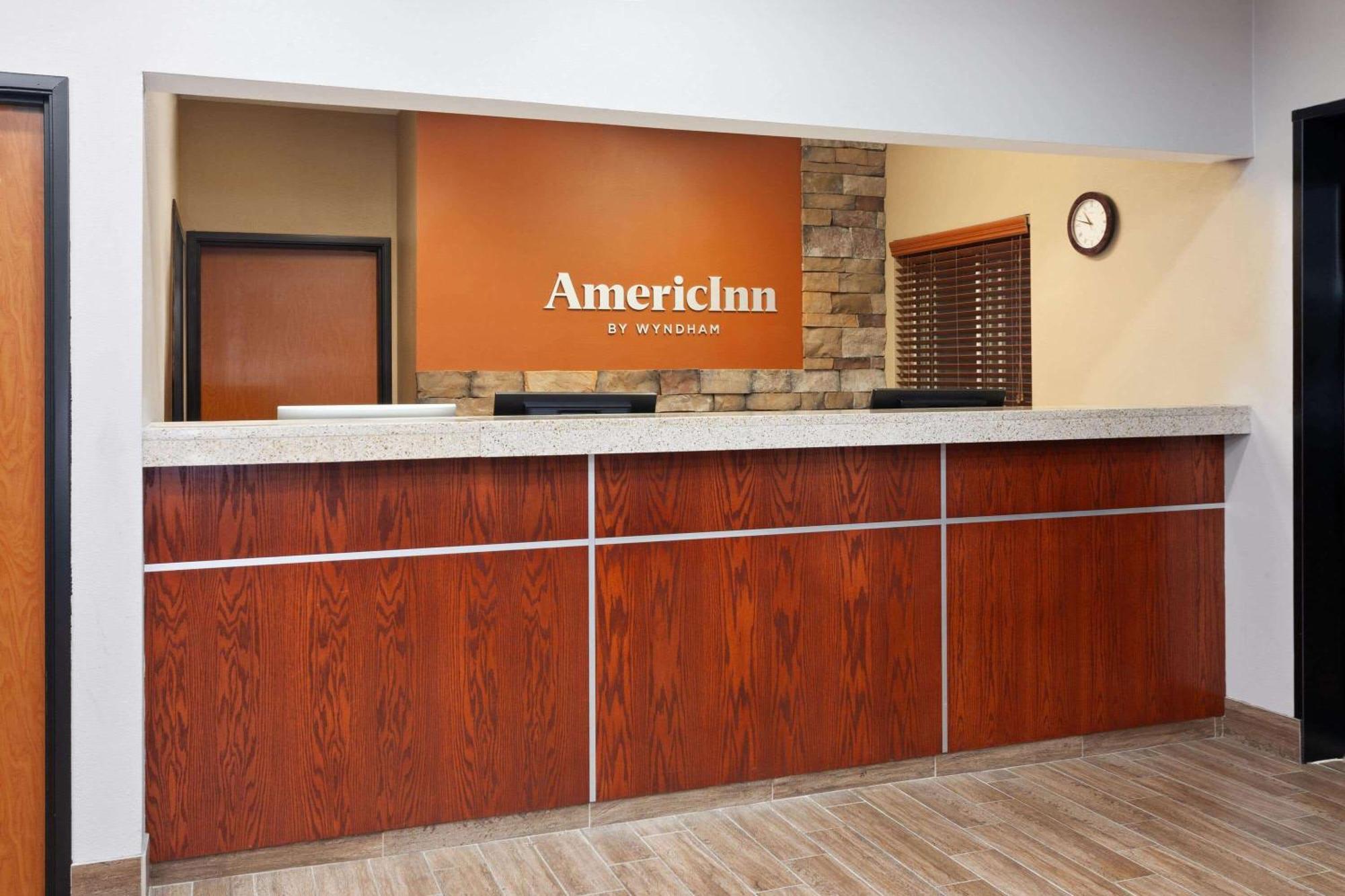 Americinn By Wyndham Hudson Bagian luar foto